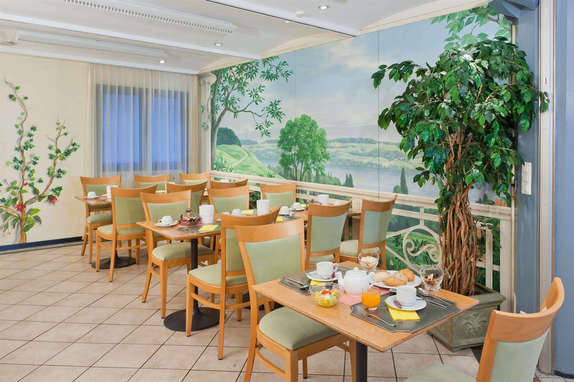 Seepark Hotel Murten Esterno foto